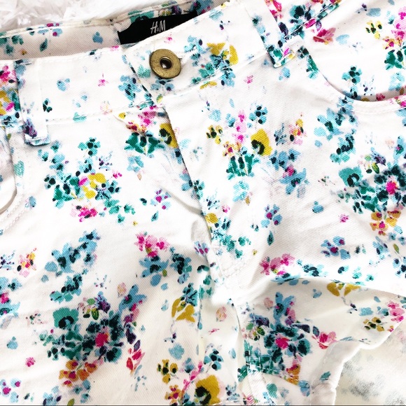 H&M Denim Short Shorts Size 4 - Picture 2 of 6